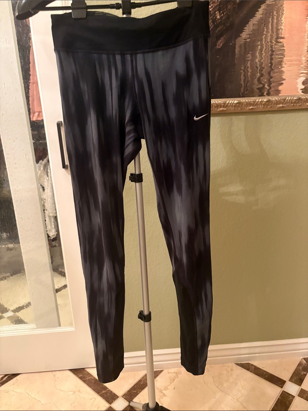 Nike Kids Black & Gray Tie-Dye Athletic Leggings